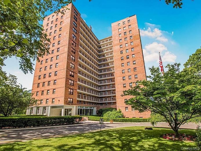 4705 Henry Hudson Parkway W #3B
