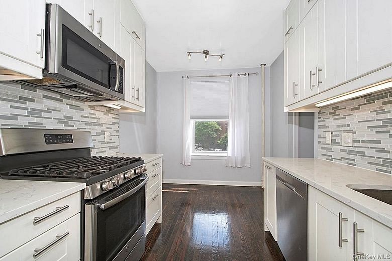 472 Gramatan Avenue #DD3