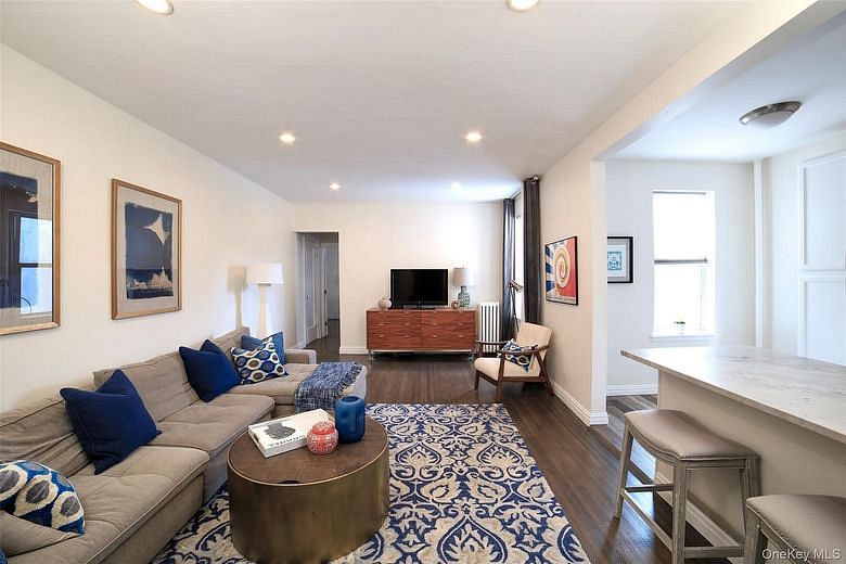 472 Gramatan Avenue #F3