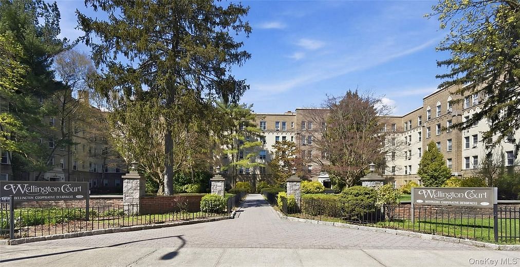 472 Gramatan Avenue #I1