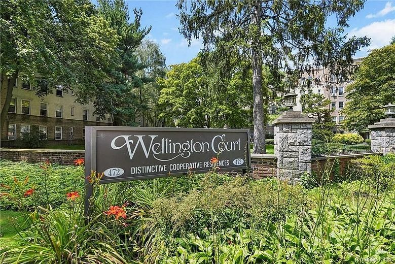 472 Gramatan Avenue #M2