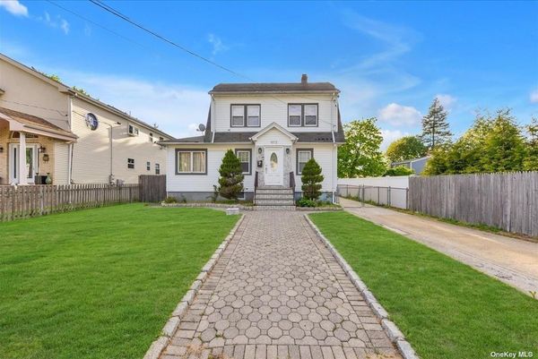 Image 1 of 25 for 472 Liberty Street in Long Island, Uniondale, NY, 11553