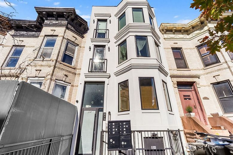 473 Bainbridge Street #2B