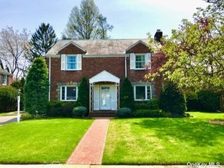 Image 1 of 25 for 26 Atkinson Road in Long Island, Rockville Centre, NY, 11570