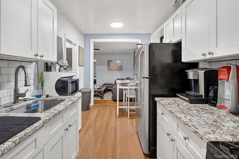 475 Bronx River Road #2D