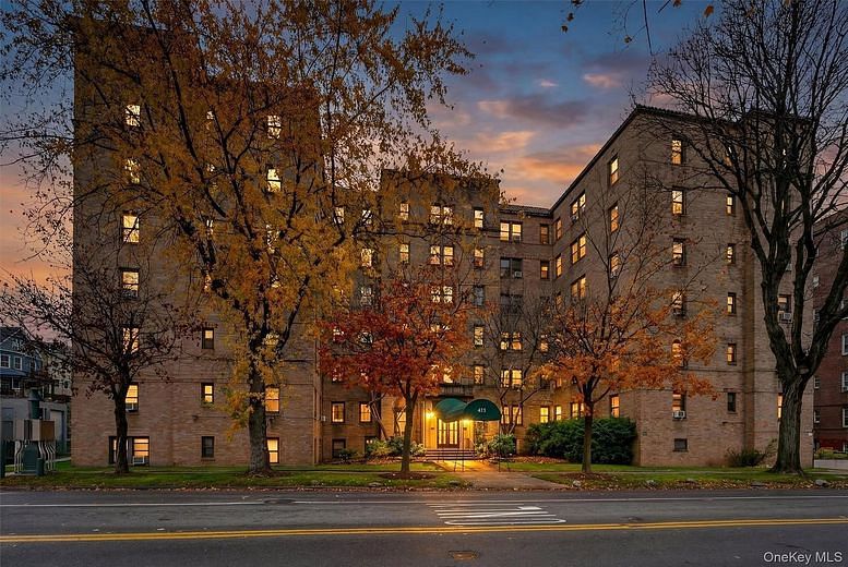 475 Bronx River Road #2D