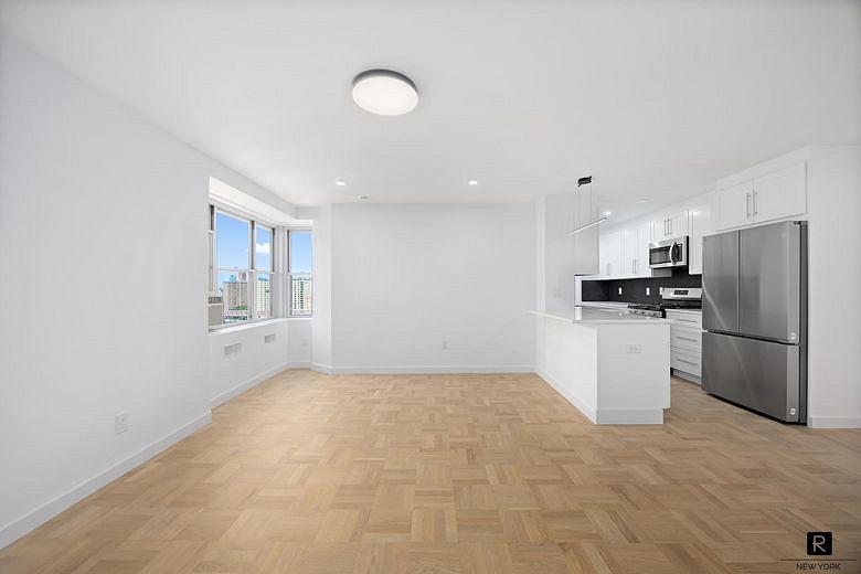 477 FDR Drive #M1602