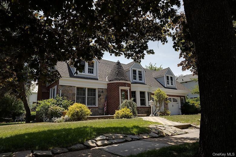 478 Carnation Avenue