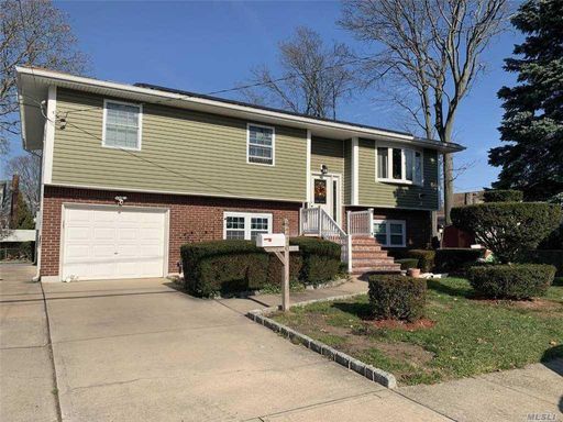 Image 1 of 14 for 210 50th St in Long Island, Lindenhurst, NY, 11757
