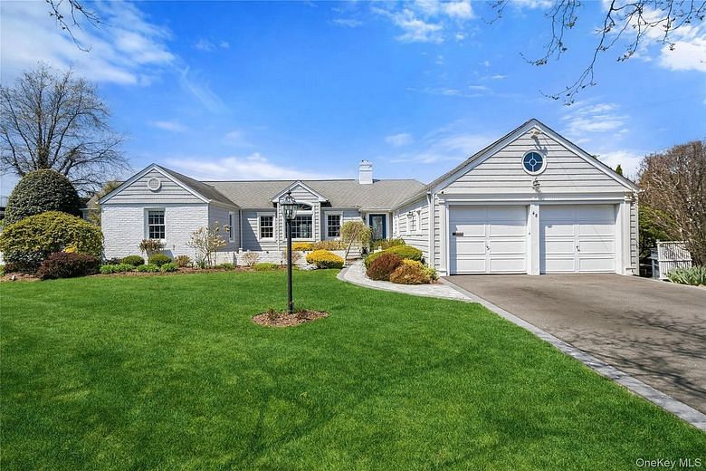 48 Davison Lane E