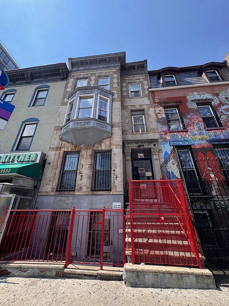 48 Fourth Avenue