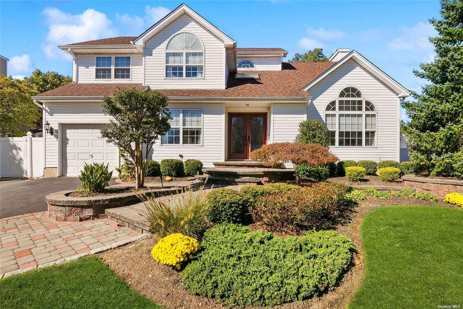 Image 1 of 36 for 48 Long House Way in Long Island, Commack, NY, 11725