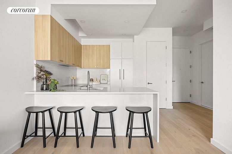 48 Stanhope Street #3R