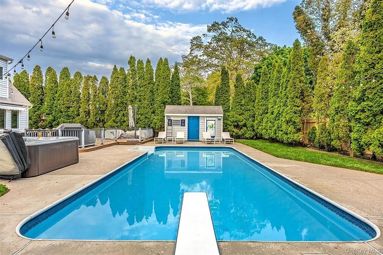 48 Westwood Drive
