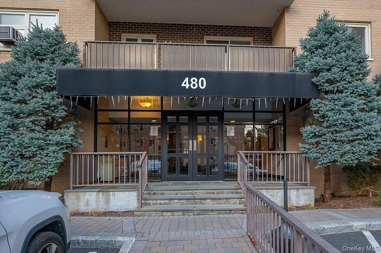 480 Halstead Avenue #5M