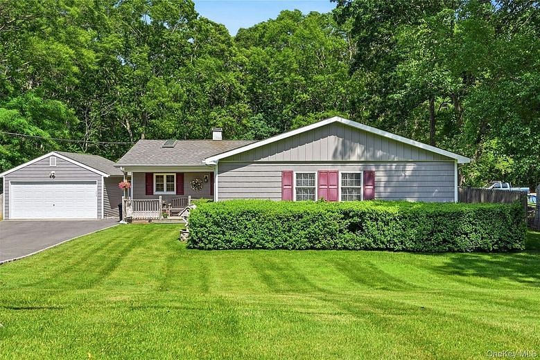 480 Sleepy Hollow Drive