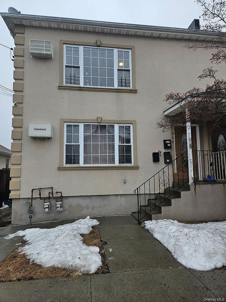 484 Beach 44th Street