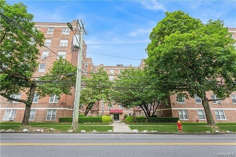 485 Bronx River Road #A23