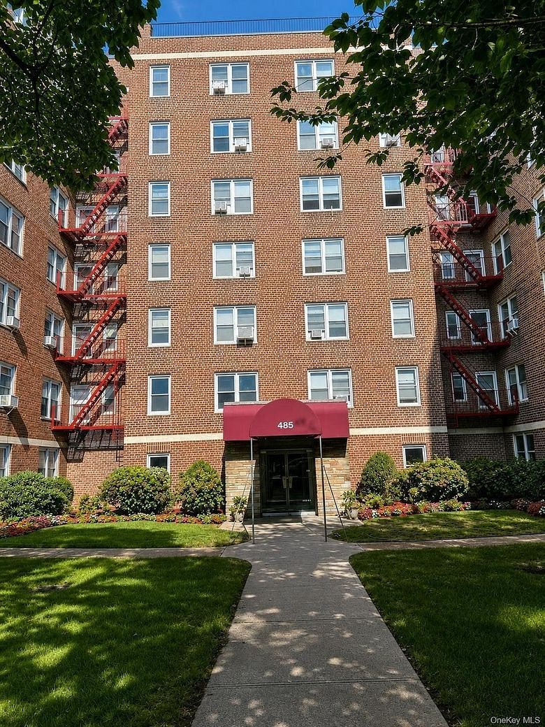 485 Bronx River Road #C24