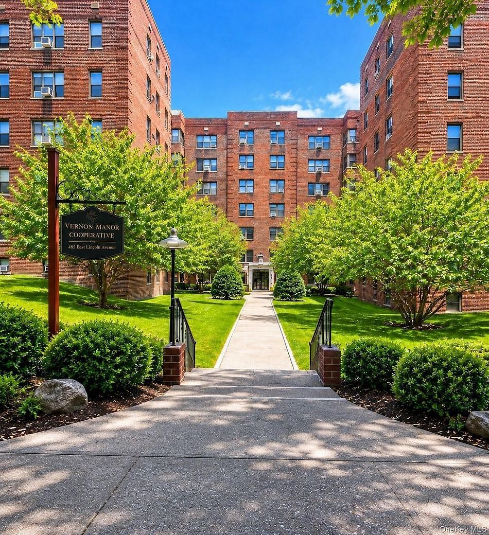 485 E Lincoln Avenue #214