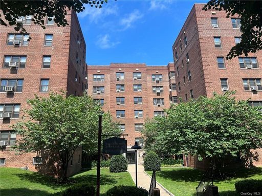 Image 1 of 12 for 485 E Lincoln Avenue #401 in Westchester, Mount Vernon, NY, 10552