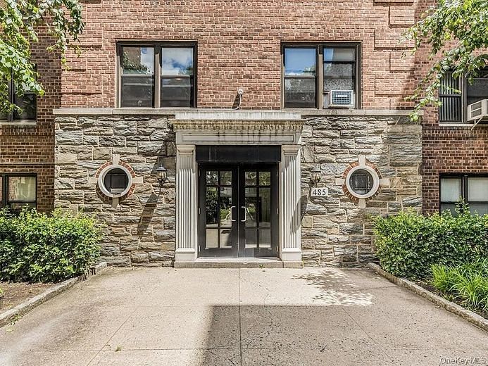 485 E Lincoln Avenue #409