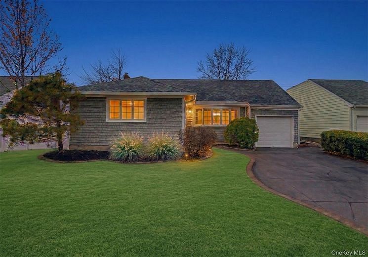 485 Farm Ranch Road W