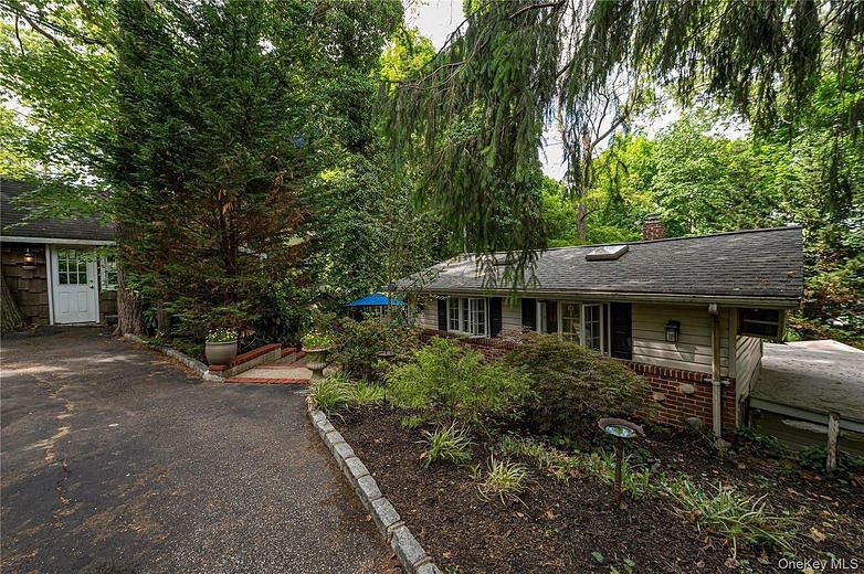 49 Elwood Road