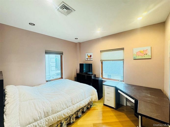 4902 Marathon Parkway