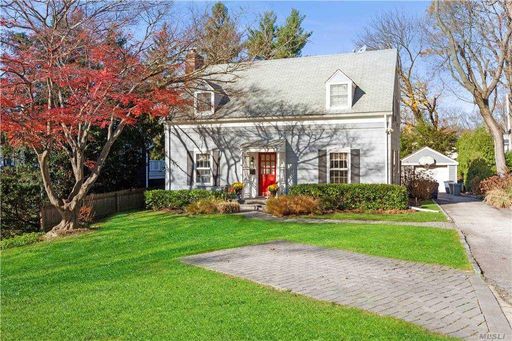 Image 1 of 11 for 32 Crescent Rd in Long Island, Port Washington, NY, 11050