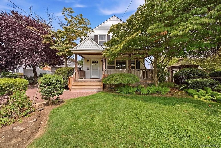 496 Windsor Place