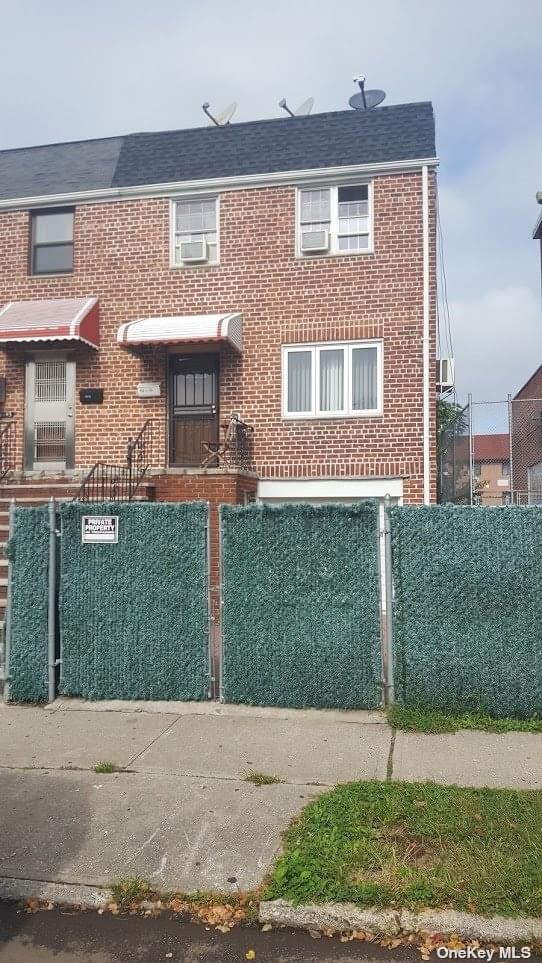153-45 76th Road in Queens, Flushing, NY 11367