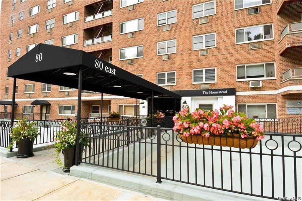 80 E Hartsdale Avenue #722 in Westchester, Hartsdale, NY 10530