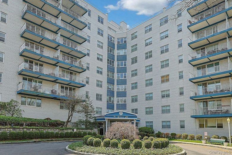 499 N Broadway #7i