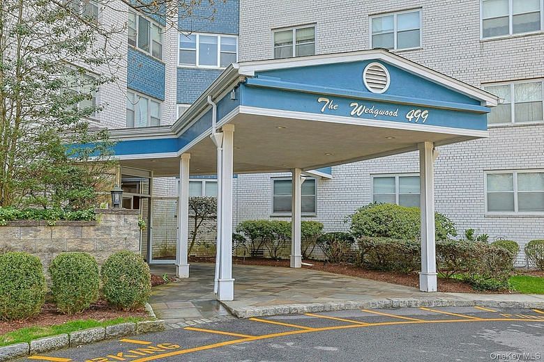 499 N Broadway #7i