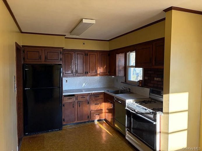 499 Old Country Road