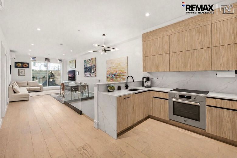 499 Van Buren Street #1