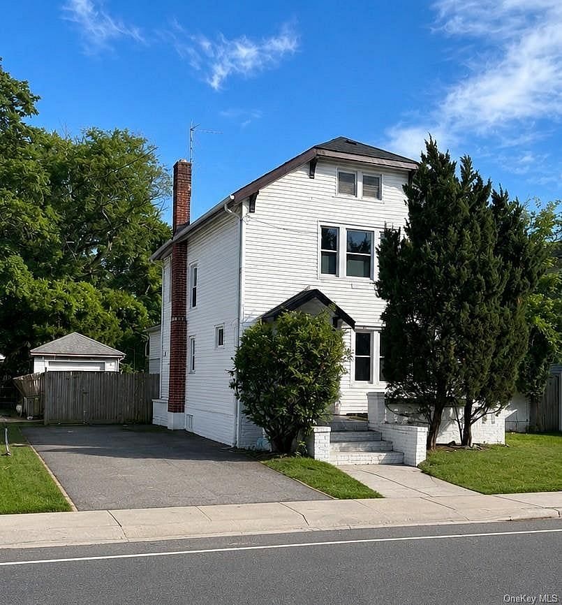 499 W Broadway