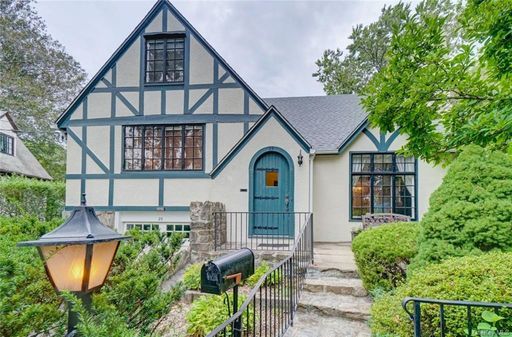 Image 1 of 33 for 25 Kenmare Road in Westchester, Larchmont, NY, 10538