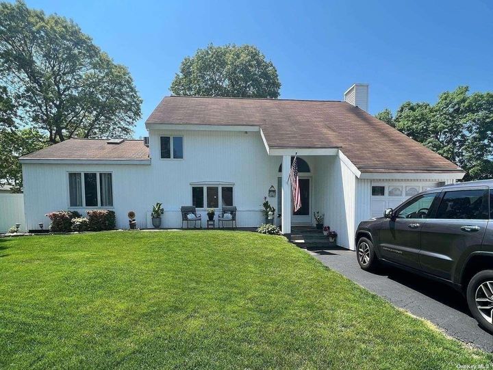 Image 1 of 26 for 1674 Claas Ave in Long Island, Holbrook, NY, 11741