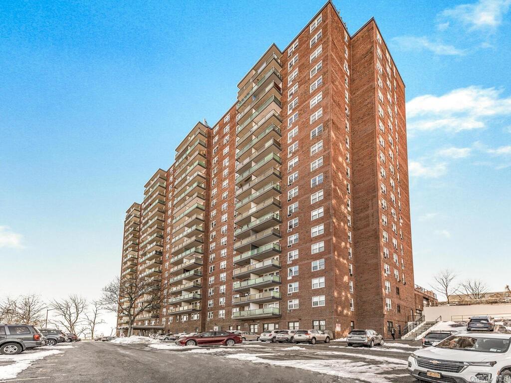 1841 Central Park Avenue #12A in Westchester, Yonkers, NY 10710