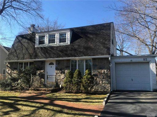 Image 1 of 1 for 85 Entrance Road in Long Island, East Hills, NY, 11577