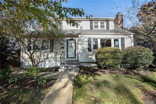 Image 1 of 21 for 627 Brooklyn Ave in Long Island, Baldwin, NY, 11510