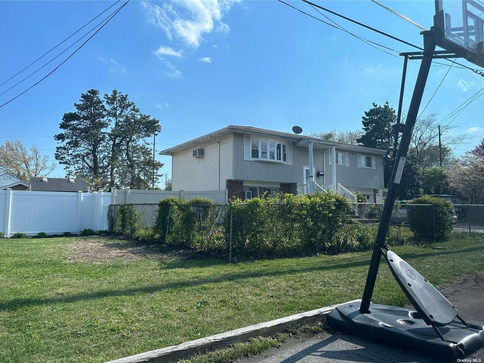 Image 1 of 1 for 215 3rd Street in Long Island, Lindenhurst, NY, 11757