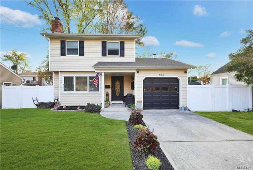 Image 1 of 18 for 504 Center Bay Dr in Long Island, West Islip, NY, 11795