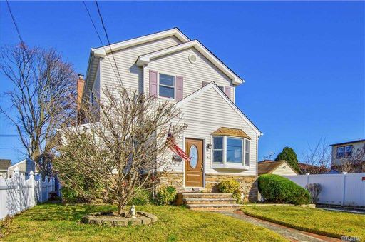 Image 1 of 27 for 539 Bernard St in Long Island, East Meadow, NY, 11554