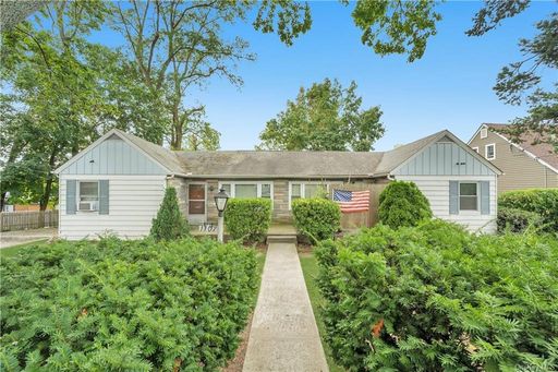 Image 1 of 36 for 1107 Jensen Avenue in Westchester, Mamaroneck, NY, 10543