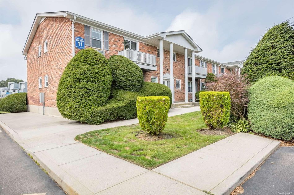 Image 1 of 14 for 140 Fairharbor Drive #140 in Long Island, Patchogue, NY, 11772