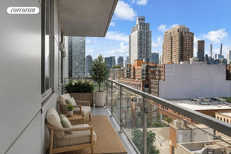 5-19 Borden Avenue #9J