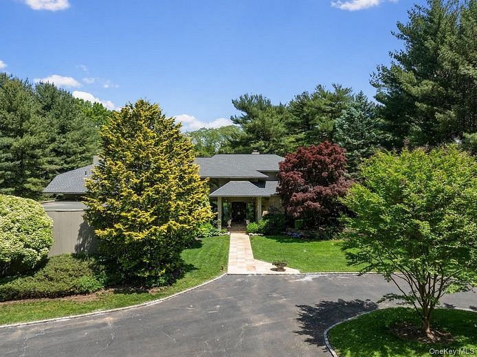 5 Coachmans Court